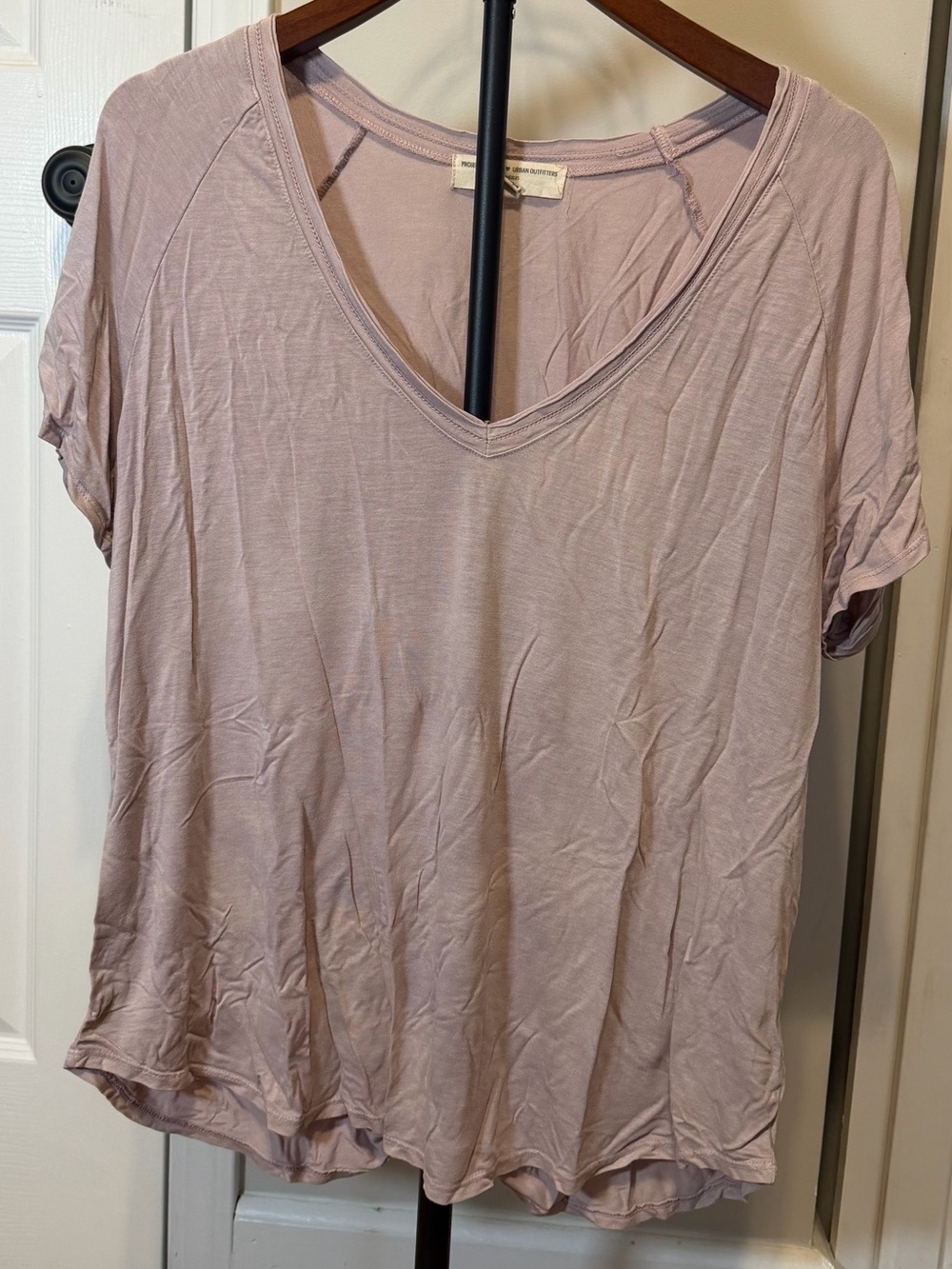 Urban Outfitters Project Social Light Mauve V-Neck, L